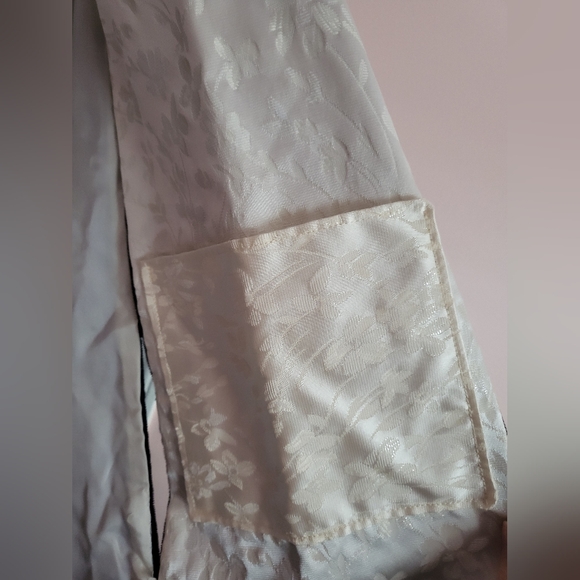 Velvet Fantasy Cape - Picture 5 of 15